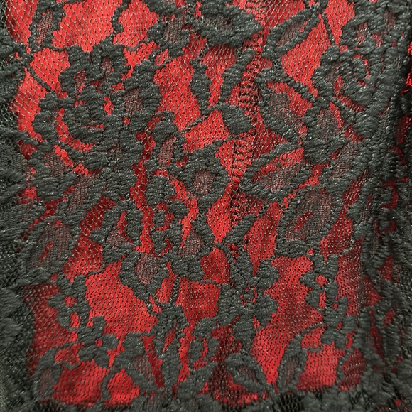 M red and black dress with lace back - Picture 4 of 4
